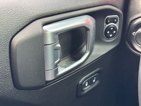 Used 2022 Jeep Wrangler Rubicon w/ LED Lighting Group image 23