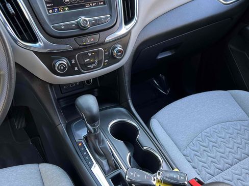 Used 2023 Chevrolet Equinox LS FWD image 34