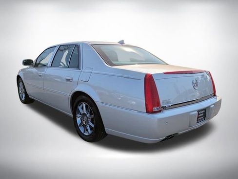 Used 2011 Cadillac DTS Luxury image 6