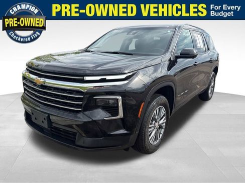 Used 2024 Chevrolet Traverse LT AWD/4WD image 1