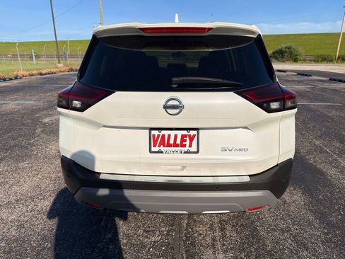 Used 2021 Nissan Rogue SV AWD/4WD image 12