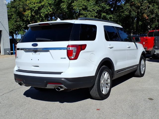 Used 2019 Ford Explorer XLT w/ Equipment Group 202A AWD/4WD image 8