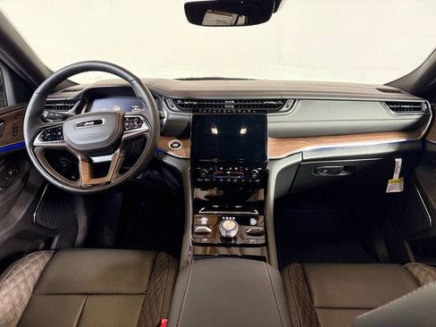 New 2025 Jeep Grand Cherokee Summit w/ Obsidian Package image 18