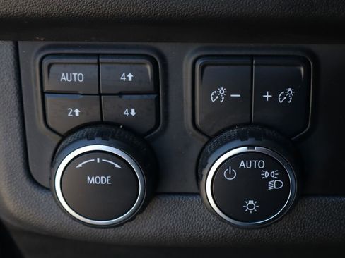 Used 2022 Chevrolet Tahoe Z71 AWD/4WD image 24