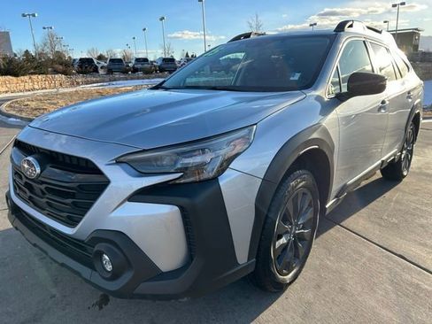 Used 2025 Subaru Outback Onyx Edition image 3