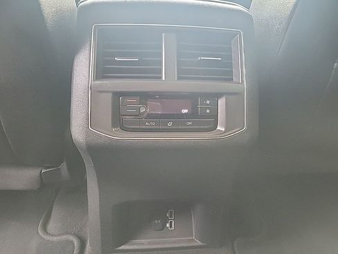 Used 2019 Volkswagen Atlas SE image 19