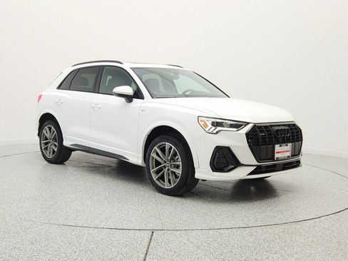 Used 2025 Audi Q3 2.0T Premium w/ Convenience Package AWD/4WD image 3