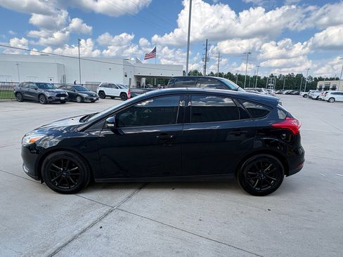 Used 2017 Ford Focus SE FWD image 5