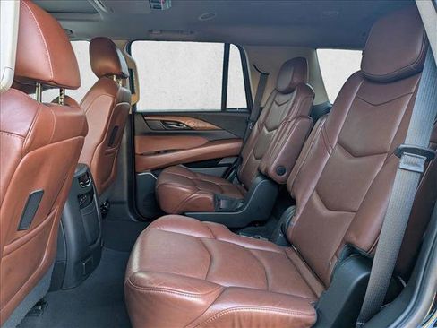 Used 2020 Cadillac Escalade Premium Luxury AWD/4WD image 19
