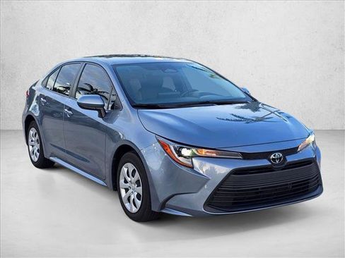 Used 2023 Toyota Corolla LE FWD image 3