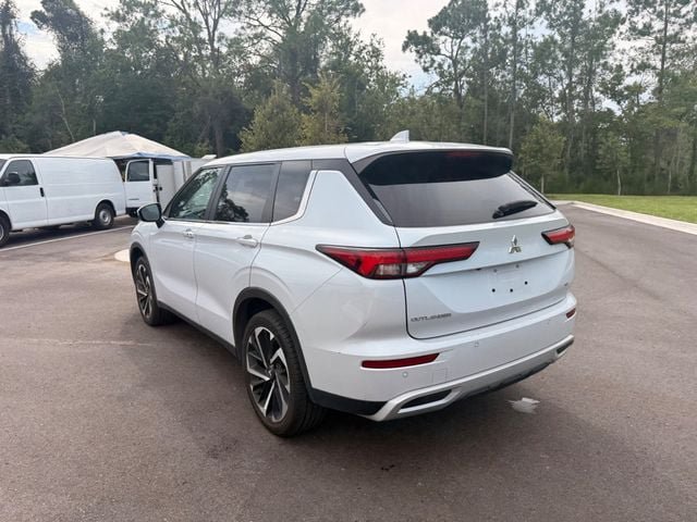 Used 2024 Mitsubishi Outlander AWD image 15