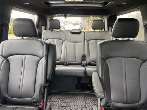 New 2026 Jeep Grand Wagoneer 4WD image 18