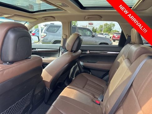 Used 2012 Kia Sorento EX w/ EX V6 Premium Pkg image 8
