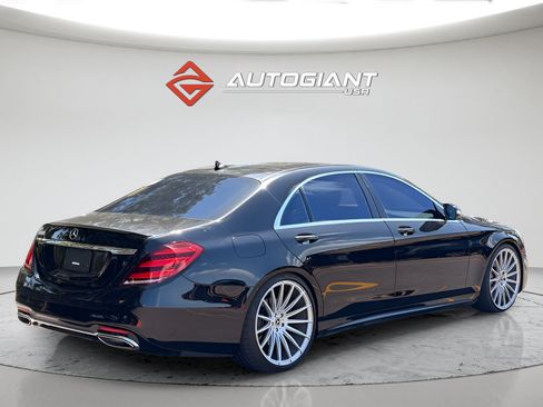Used 2019 Mercedes-Benz S 560 Sedan image 4