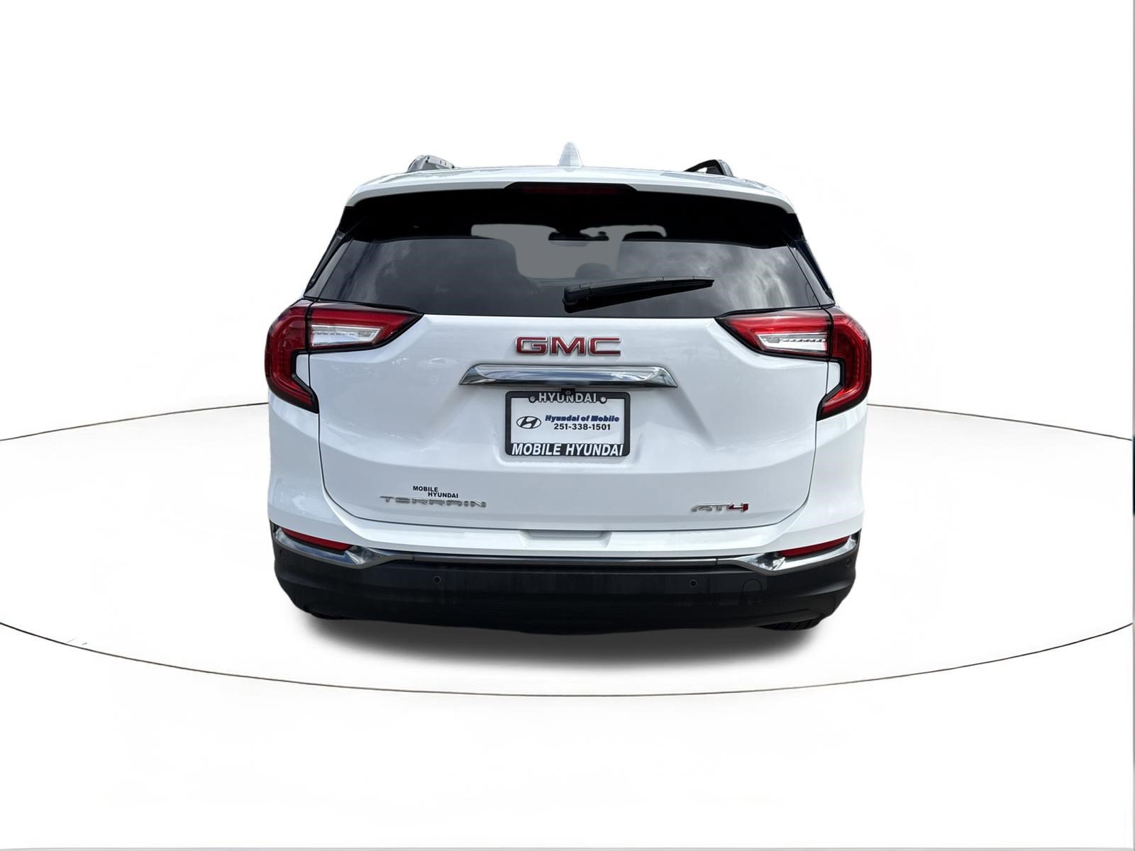 Used 2024 GMC Terrain AT4 w/ Tech Package AWD/4WD image 4
