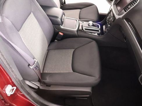 Used 2023 Chrysler 300 Touring w/ Sport Appearance Package image 12