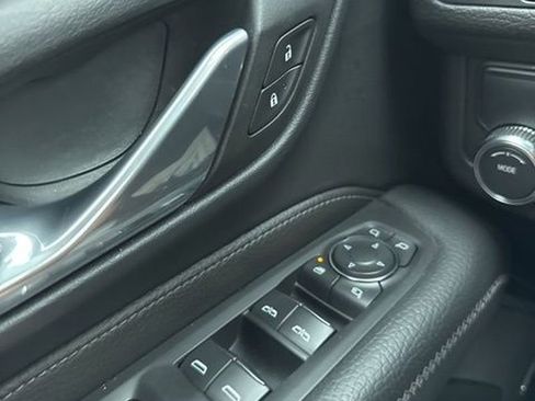 Used 2024 GMC Yukon XL Denali image 21