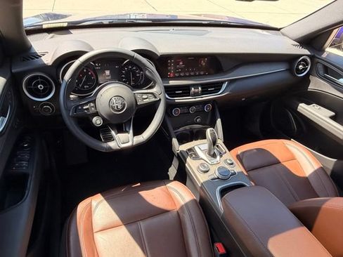 Used 2023 Alfa Romeo Stelvio Ti AWD/4WD image 14