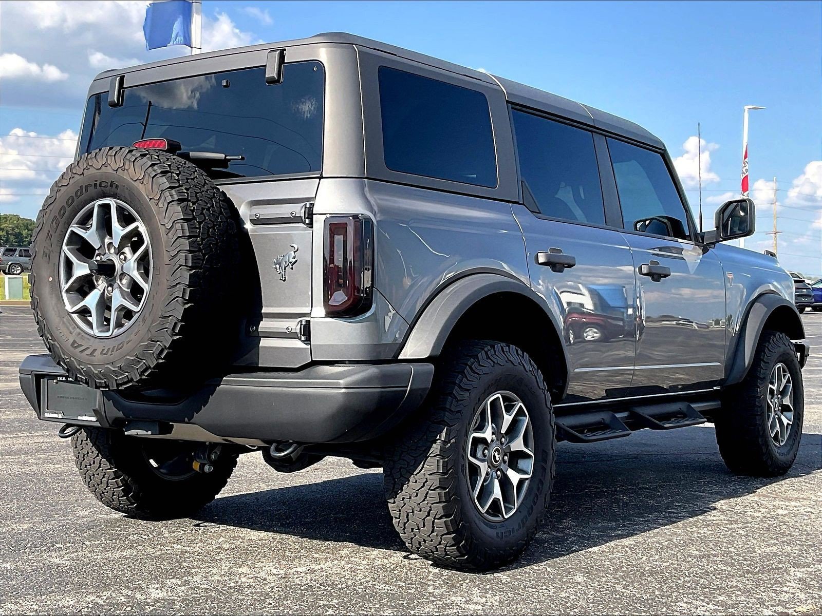 Used 2024 Ford Bronco Badlands AWD/4WD image 2