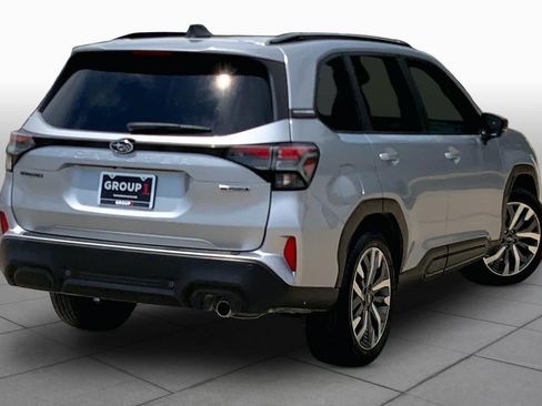Used 2025 Subaru Forester Touring AWD/4WD image 12