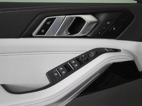 New 2026 BMW X5 sDrive40i image 23