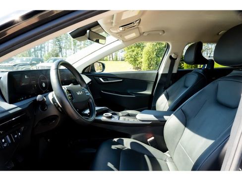 Used 2024 Kia EV6 Wind image 11