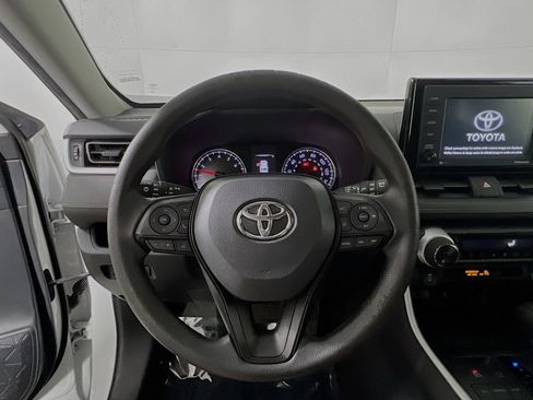 Used 2021 Toyota RAV4 XLE image 18