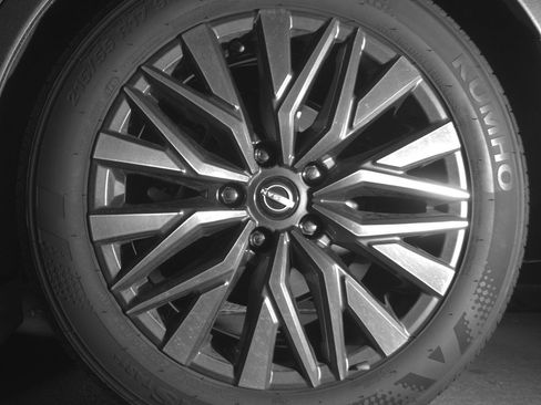 Used 2025 Nissan Altima 2.5 SV image 14