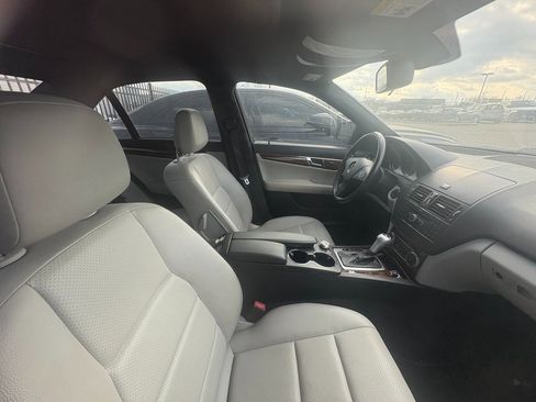 Used 2009 Mercedes-Benz C 300 Sedan image 5