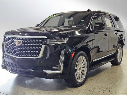 Used 2023 Cadillac Escalade Premium Luxury w/ Performance Package AWD/4WD image 3