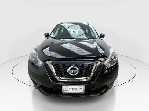 Used 2019 Nissan Kicks SR w/ SR Premium Package image 3