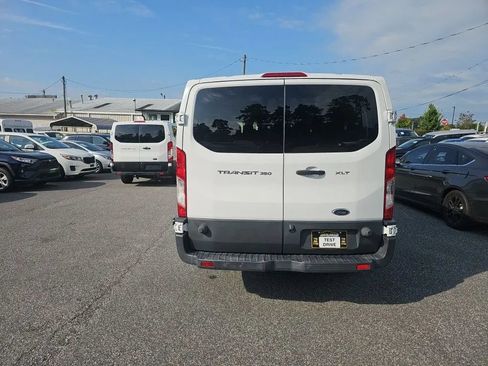 Used 2015 Ford Transit 350 XLT RWD image 4