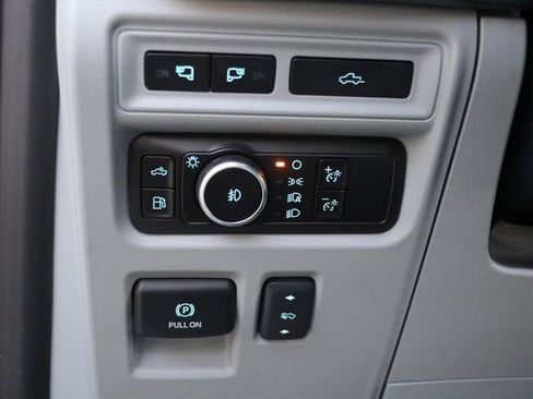 Used 2023 Ford F150 Limited image 30