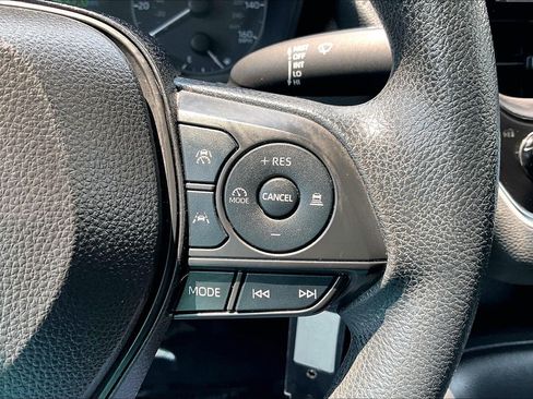 Used 2024 Toyota Corolla LE FWD image 18