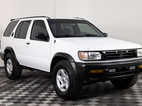 Used 1997 Nissan Pathfinder LE AWD/4WD image 10