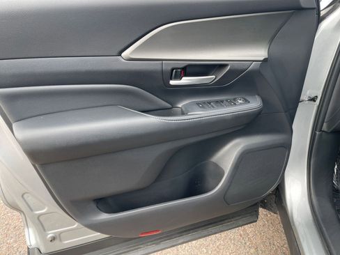 Used 2025 Toyota Grand Highlander FWD image 18