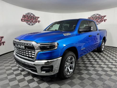 Used 2025 RAM 1500 Big Horn AWD/4WD image 3