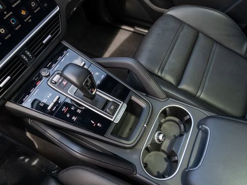 Used 2023 Porsche Cayenne S image 27
