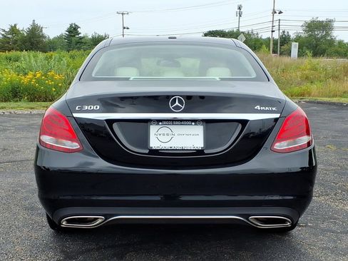 Used 2018 Mercedes-Benz C 300 4MATIC Sedan image 4