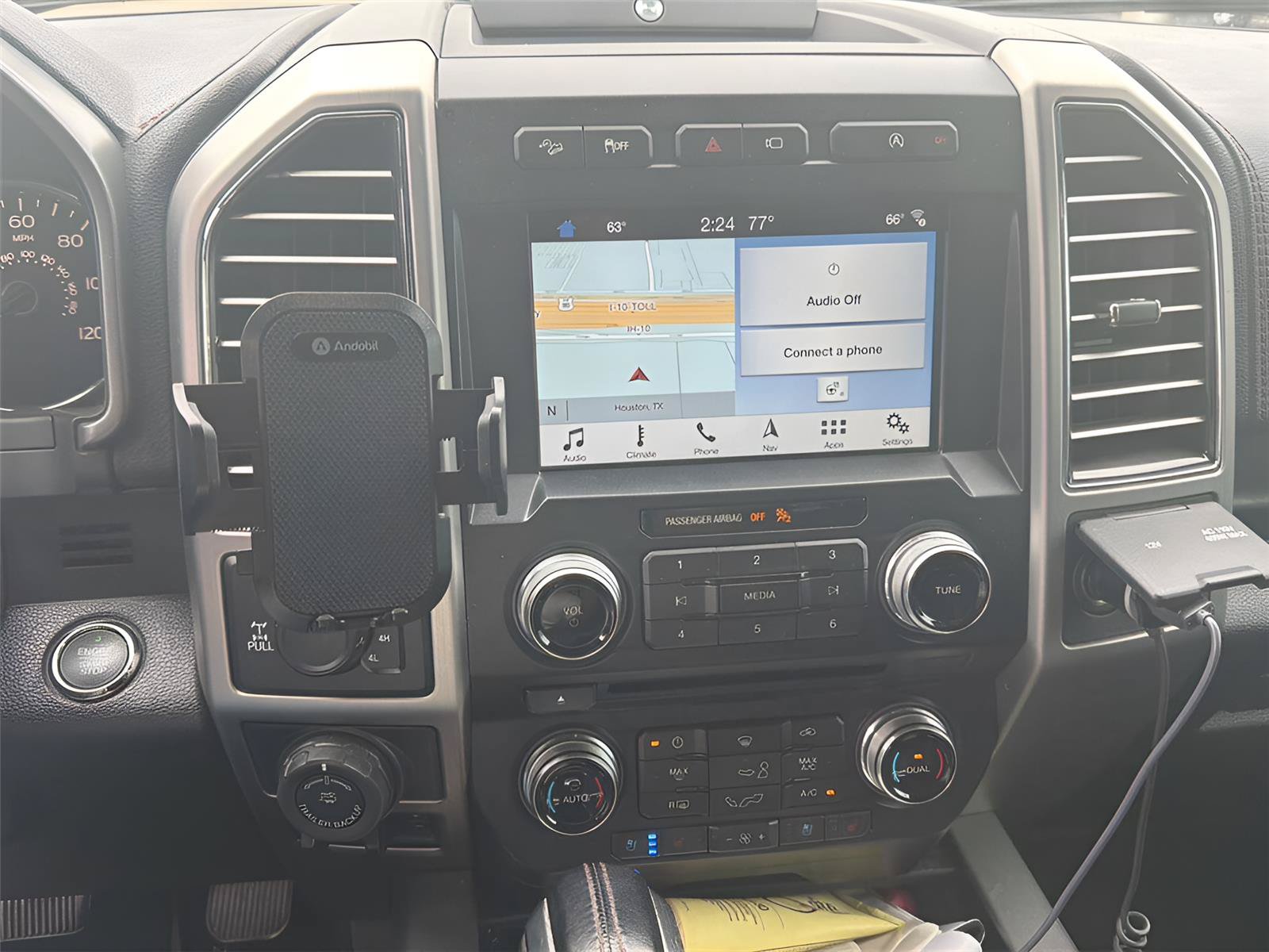 Used 2018 Ford F150 Platinum w/ Equipment Group 701A Luxury AWD/4WD image 4