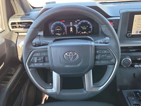 Used 2025 Toyota Tacoma TRD Off-Road image 19