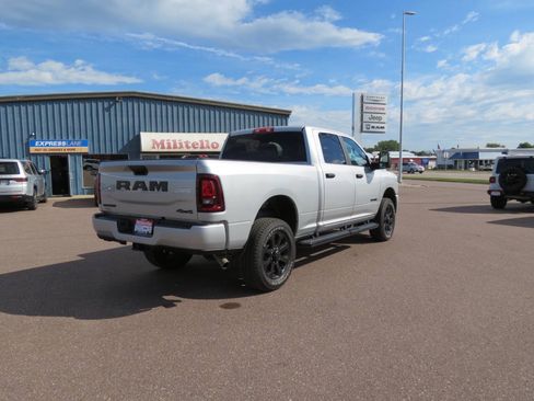 Used 2026 RAM 2500 Big Horn AWD/4WD image 5