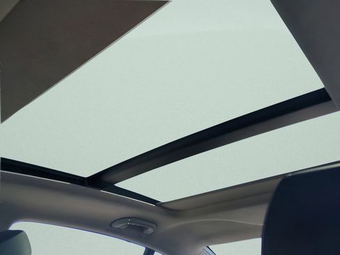 Used 2015 Kia K900 Luxury image 28