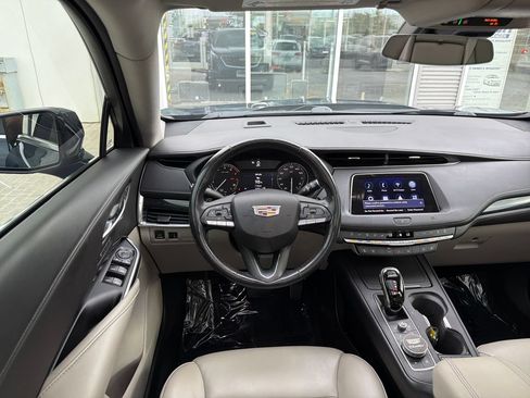 Used 2021 Cadillac XT4 Premium Luxury AWD/4WD image 14