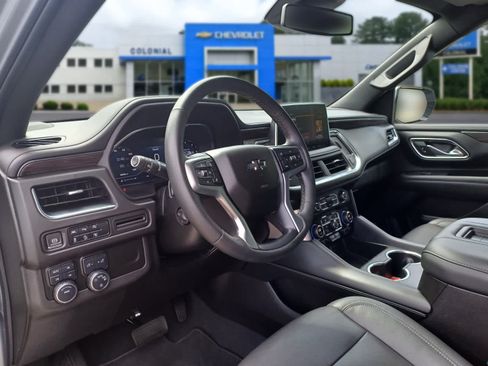 Used 2023 Chevrolet Tahoe Z71 w/ Luxury Package AWD/4WD image 8