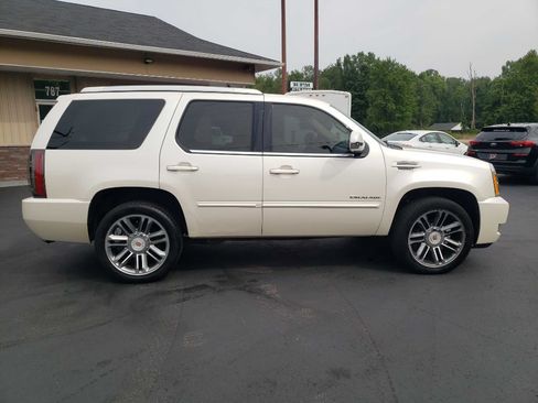 Used 2014 Cadillac Escalade Premium AWD/4WD image 6