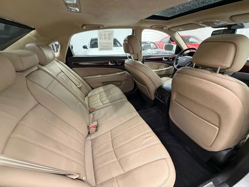 Used 2012 Hyundai Equus Signature RWD image 19