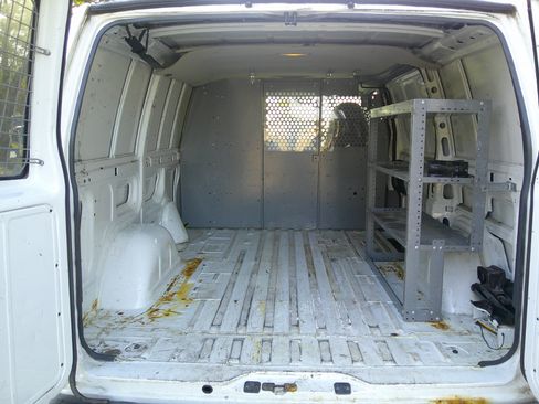 Used 2003 Chevrolet Astro w/ Convenience Pkg image 12