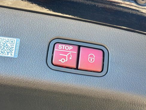 Used 2025 Mercedes-Benz GLC 43 AMG 4MATIC image 14