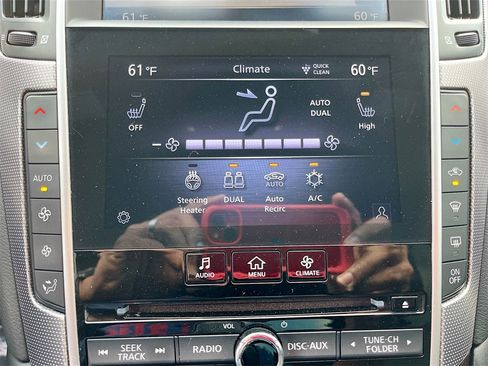 Used 2024 INFINITI Q50 Sensory image 16